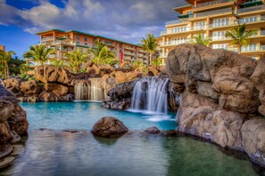 Piscina all'aperto, una piscina riscaldata