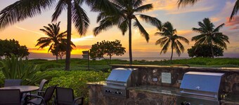Honua Kai Ground Floor huge yard ~ Konea 142 ~1 minute walk to Pools/Beach/BBQs!