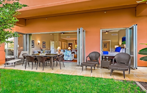 Honua Kai Ground Floor huge yard ~ Konea 142 ~1 minute walk to Pools/Beach/BBQs!