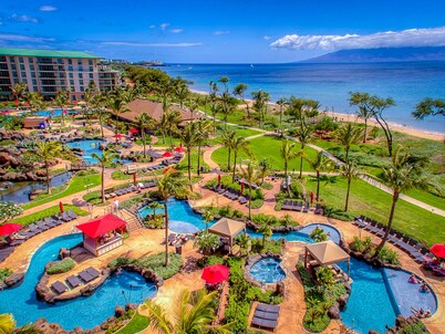 Honua Kai Ground Floor huge yard ~ Konea 142 ~1 minute walk to Pools/Beach/BBQs!