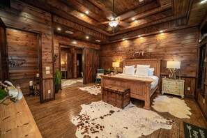 4 bedrooms, iron/ironing board, free WiFi, bed sheets