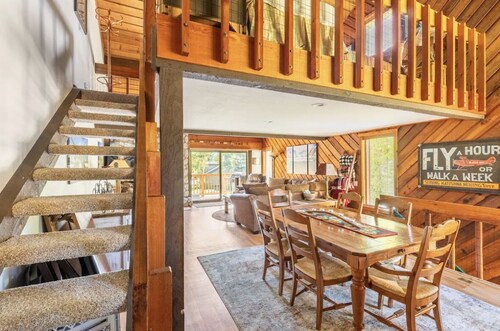 Snowcreek #315- some of Mammoth's best views of Mountains and a pond!