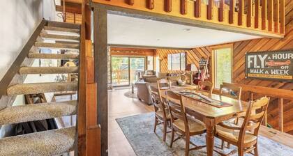 Snowcreek #315- some of Mammoth's best views of Mountains and a pond!