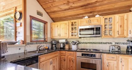 Snowcreek # 315-Sleeps 8 w / Algunas de las mejores vistas de Mammoth de montañas y estanque!