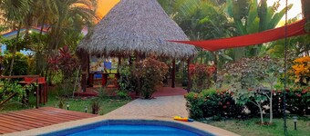 5 min. drive to Playa! 15 min. drive to Mountains, 15 min. drive to the Rivers!🇨🇷