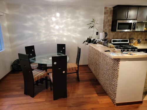 Miraflores, Next to Hilton hotel and Larco Mar, WIFI, IPTV,Luxury Condo