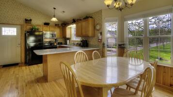 Frigorífic, microones, forn i placa de cuina