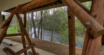 Amy's Waterfront Blessing w/ Hot Tub, Arcade , & Fishing 2 King Master Suites