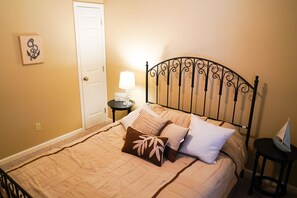 4 habitaciones, tabla de planchar con plancha y cuna de viaje 