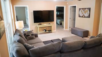 Smart TV, fireplace, Netflix, Hulu