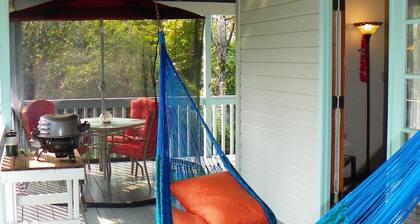 Eristäytynyt * keskeisellä paikalla * valtava Lanai * paikan päällä omistaja