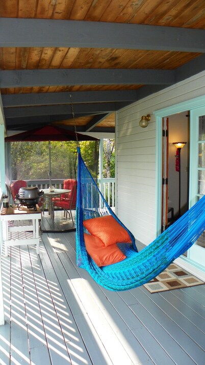 Secluded ~ Centrally Located ~ Huge Lanai ~ Onsite Owner