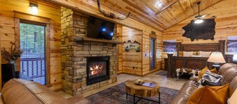 Cabina luna di miele e ricordi firmati, letto king size, vasca idromassaggio, stagno, wifi e camino