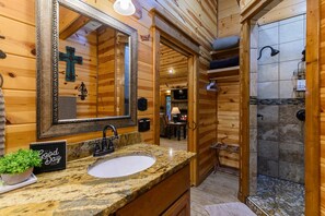 Shower, hair dryer, towels - Honeymoon Cabin, King Bed, Hot Tub, Pond & Fireplace (Broken Bow)