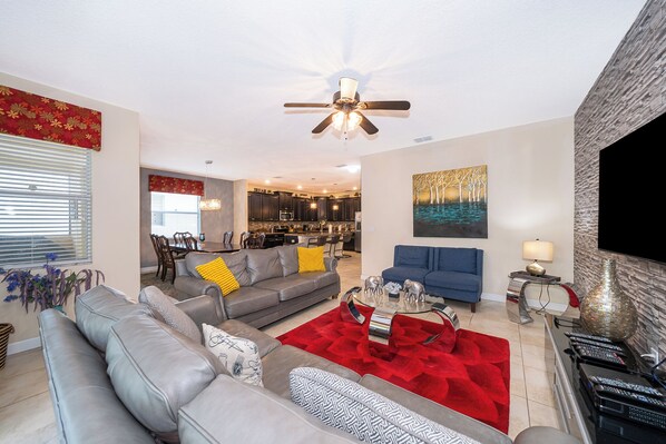 Smart TV, video games, DVD player, books - Your Dream Getaway at Paradise Palms Awaits!  (Kissimmee)