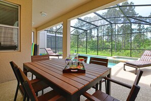 Outdoor dining - Your Dream Getaway at Paradise Palms Awaits!  (Kissimmee)