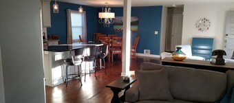 Open Floor Plan 2 Bdrm-Private Home in Mission, KS-video tour-3rd picture