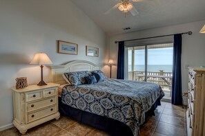 4 bedrooms, iron/ironing board, free WiFi