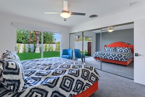 3 habitaciones, tabla de planchar con plancha y cuna de viaje 