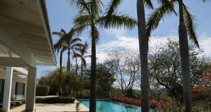 Luxurious villa with panoramic views and breathtaking private infinity pool !!!