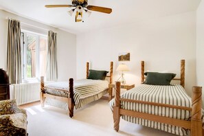 3 bedrooms, desk, iron/ironing board, WiFi - Homestead on Frying Pan River, Nature Lovers Dream (Basalt)