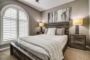 5 bedrooms, desk, iron/ironing board, travel crib