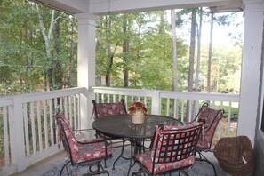 تناول الطعام بالخارج