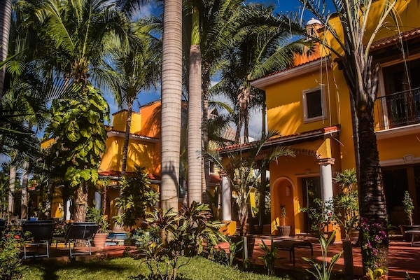 9 bedroom Private Villa Estate