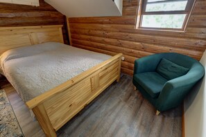 3 bedrooms, travel cot, free WiFi, bed sheets