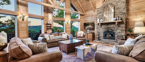 Fernseher, Kamin, Videospiele, DVD-Player