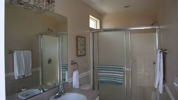Combined shower/bathtub