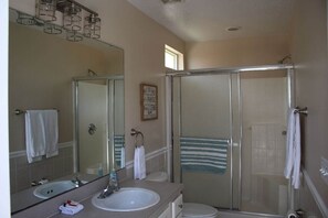 Ensemble baignoire-douche