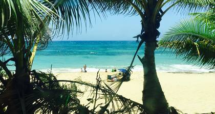 Beachfront Relaxing SPA Condo...Wifi, Private Access to Beach, Pool, Decks, BBQ