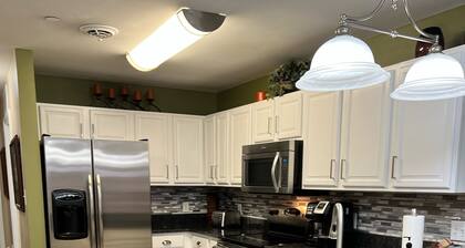 3 mh Riverfront Luxury Condo / Perfect Location / lähellä Tanger / 2 mh myös VRBO # 859465