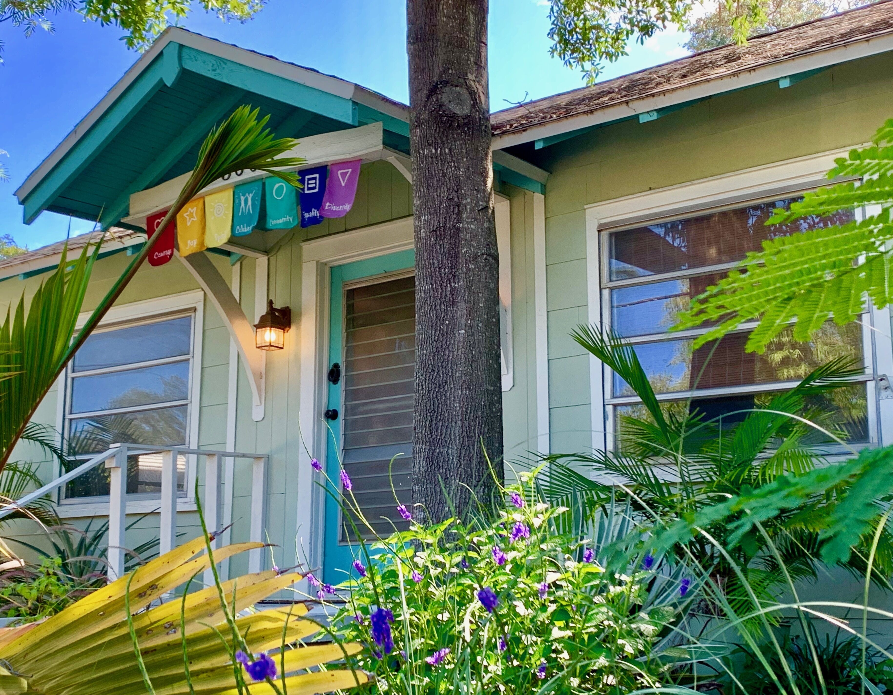 Historic Bungalow in the heart of the Art District & 2 blocks from the water!