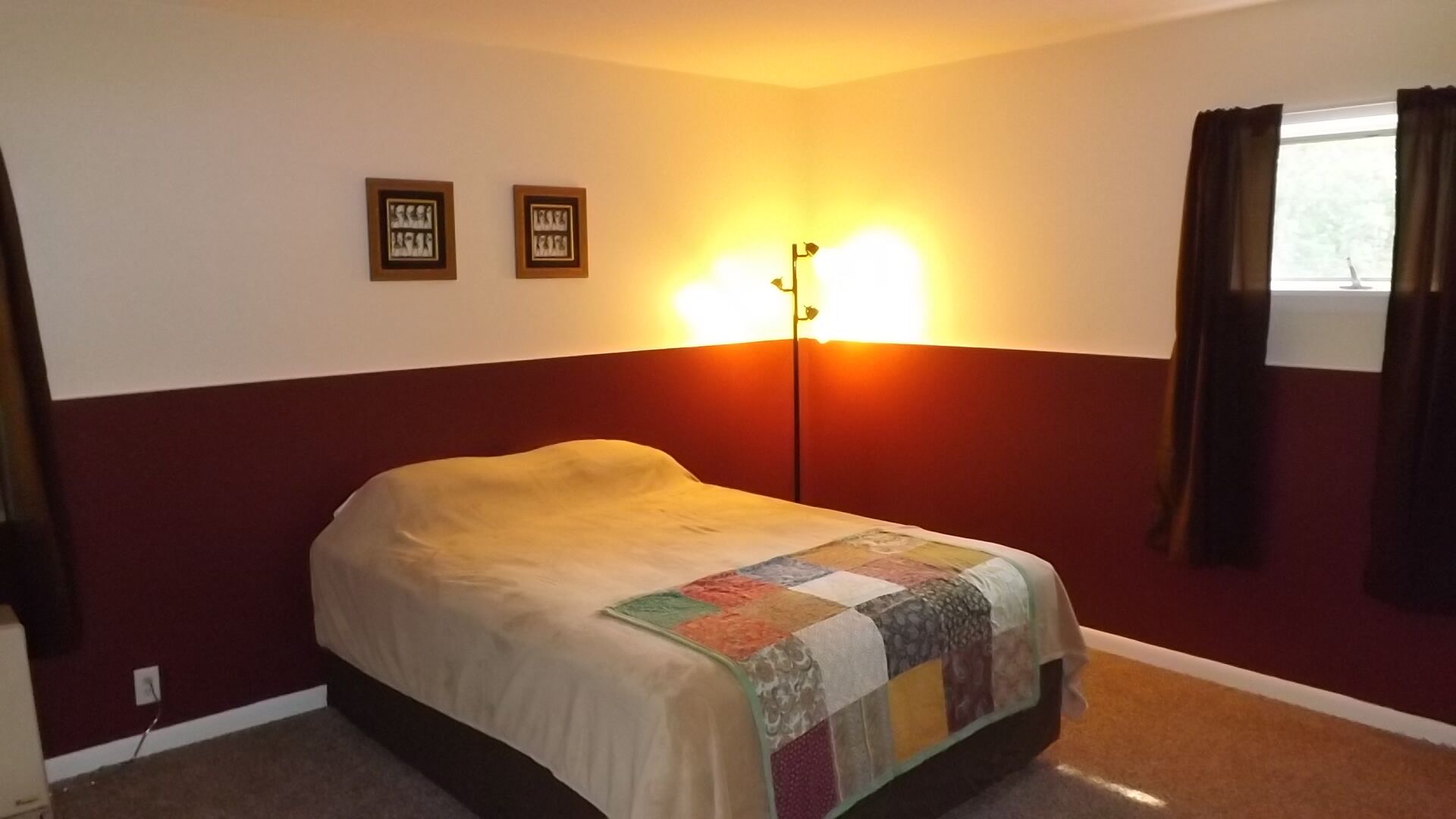 3 quartos, ferros/tábuas de passar roupa, roupa de cama