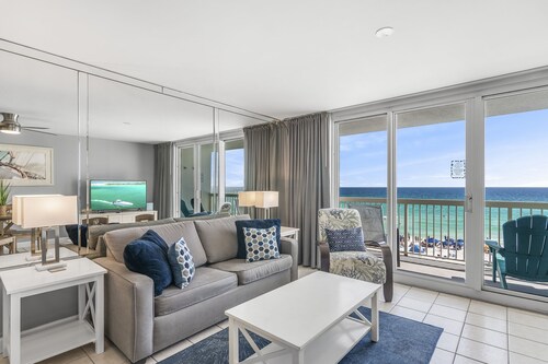 Upgraded 5th Flr Pelican Beach Resort -1 bedroom - On the beach-