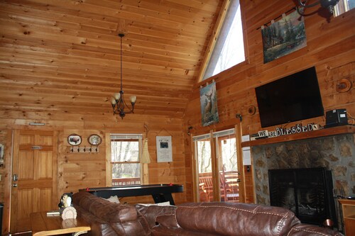 Log cabin getaway near Gatlinburg.