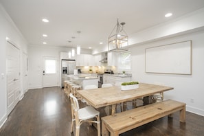 Dining - Luxurious Downtown Home w/ HUGE Rooftop! 1.5m to Broadway! (Nashville)