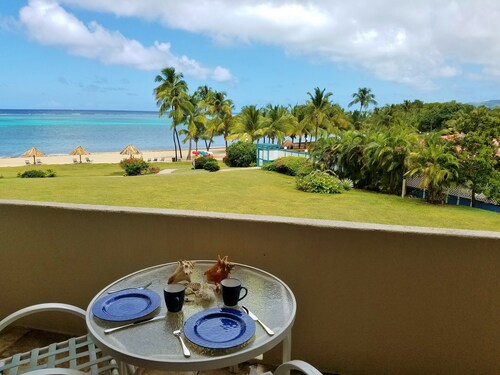 «Super Condo Sur la Plage»: Piscine, Spa + WiFi GRATUIT