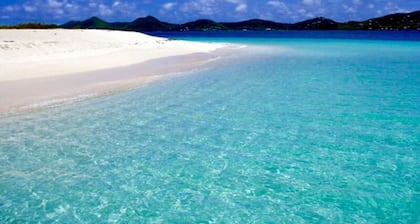 "Super Eigentumswohnung am Strand": Pool, Whirlpool + FREE WiFi