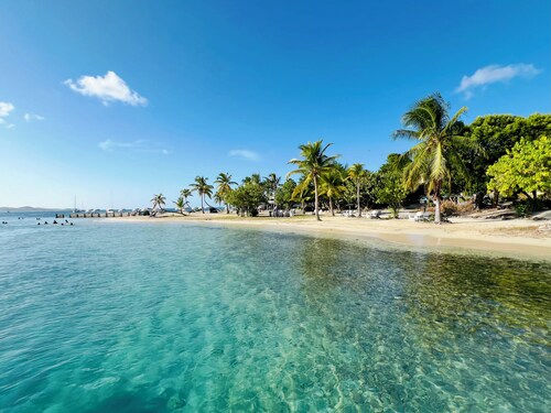 Luxe Beachfront Condo: Pool, Hot Tub + FREE WiFi