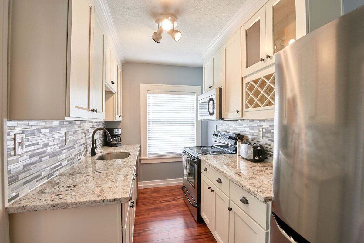 冰箱、微波炉、烤箱、炉灶