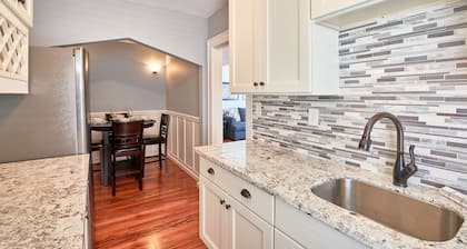 Luxury Flat in Downtown Newberg - Suite #5