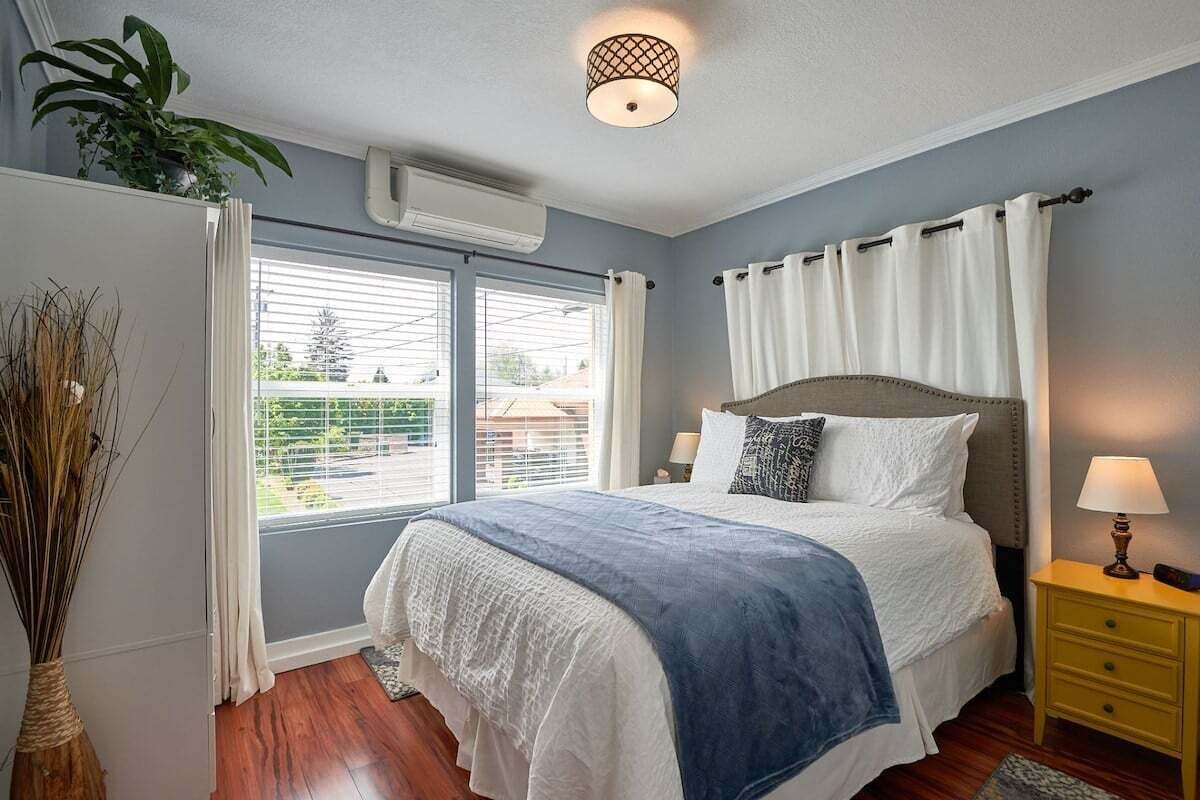 1 bedroom, iron/ironing board, travel crib, WiFi