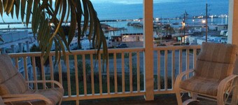 Beautiful Retreat with Ocean & Sound Views