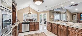 Waterfront Pool Home with Private Dock 5 Bedrooms- 8 beds Maximum guests 10