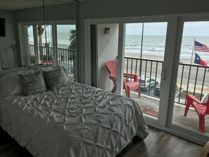 2 bedrooms, desk, free WiFi, bed sheets