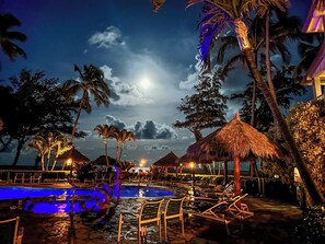 Outdoor pool - Top Floor Beautiful Ocean View Studio (Kapaa)