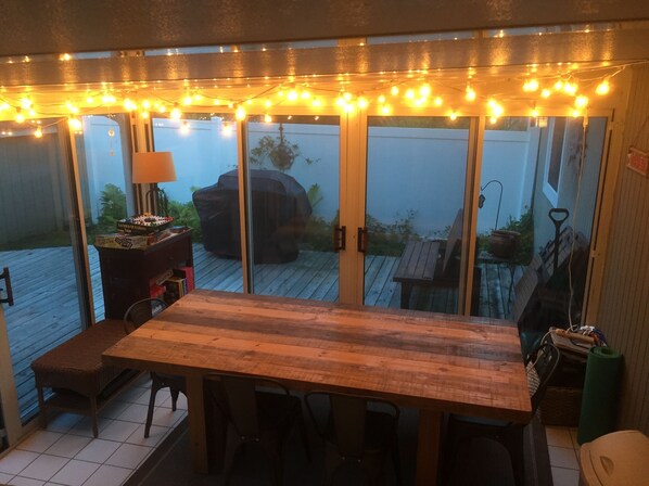 Outdoor dining
